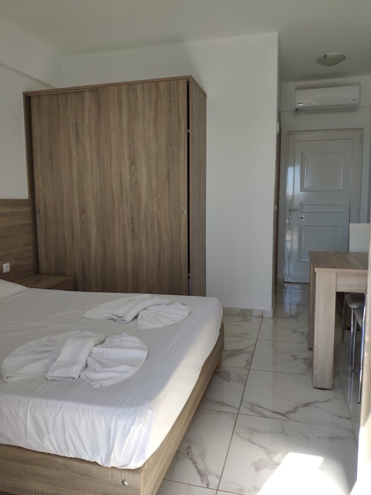 Ocean Analipsis Apartments view 4