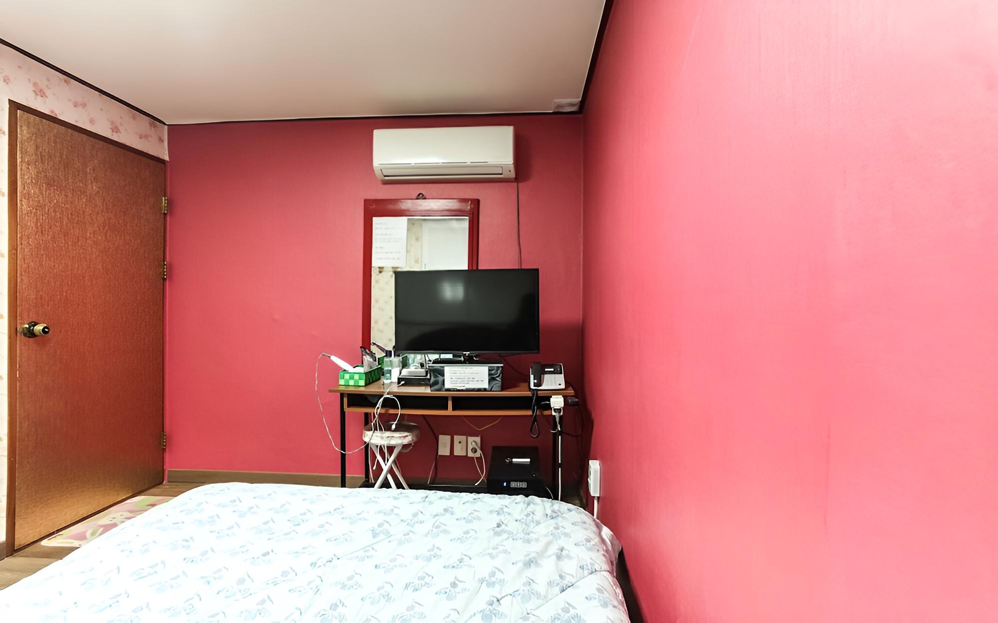 Jeju Donggung Motel view 5