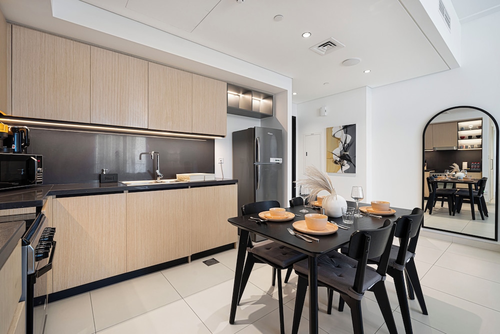 Burj Crown Lux Apartment by Dubai Mall