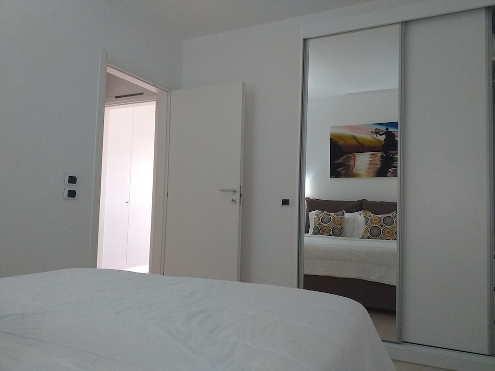 The flat Close To Estoril Beach view 2