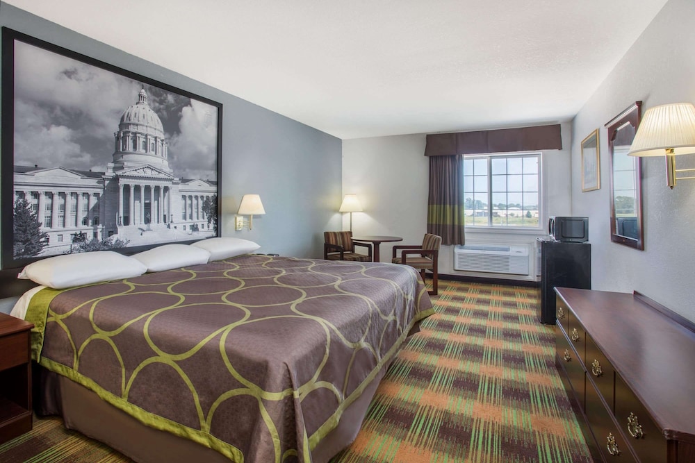 Super 8 by Wyndham Sweet Springs - Property Image 6