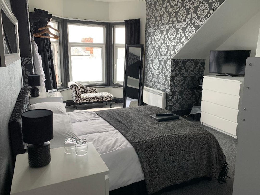 South Shields Vacations - Kingsmere Guest House - Property Image 39