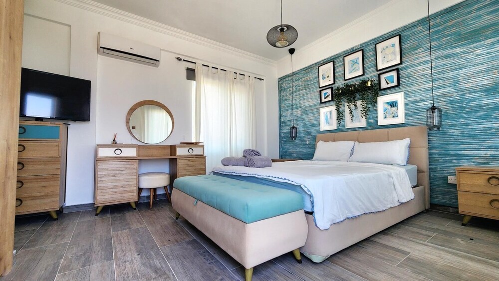 Beautiful Villa Within Easy Distance to Attraction