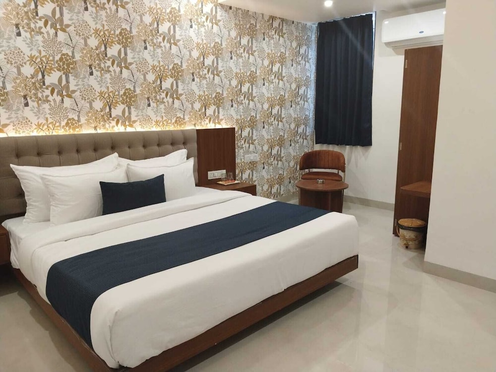 The Avinya Hotel