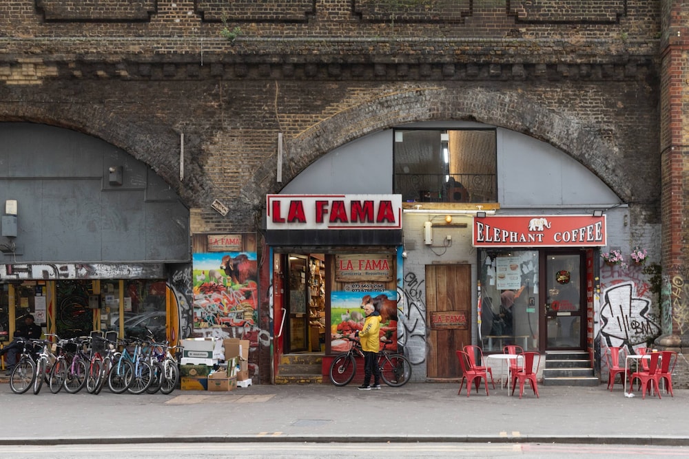 New Kent Road by Onefinestay