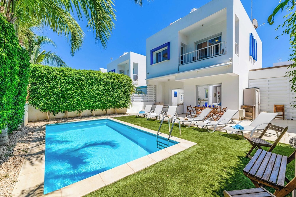 Villa Atlantis