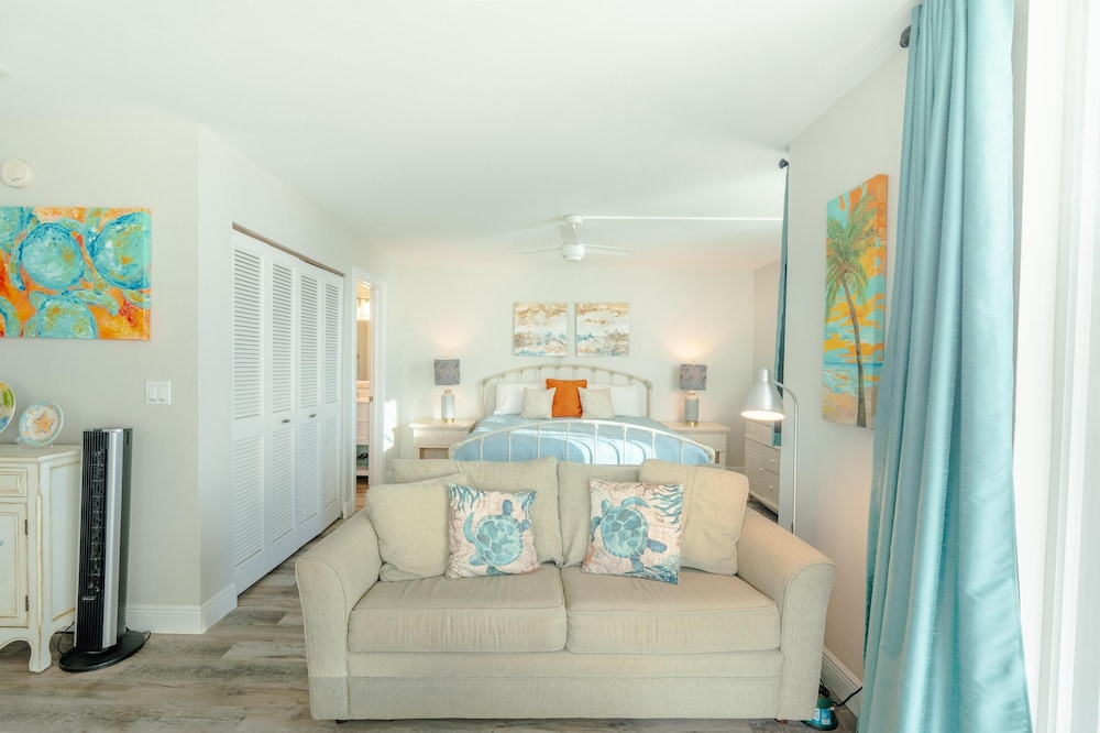 Estero Beach & Tennis 807-c
