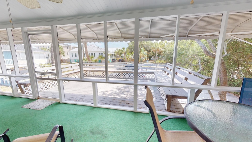 Beach Nugget by Tybee Vacation Rentals