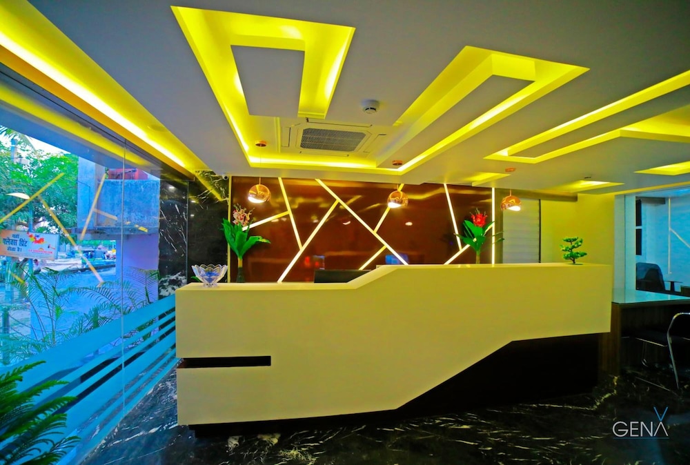 Lobby & Reception