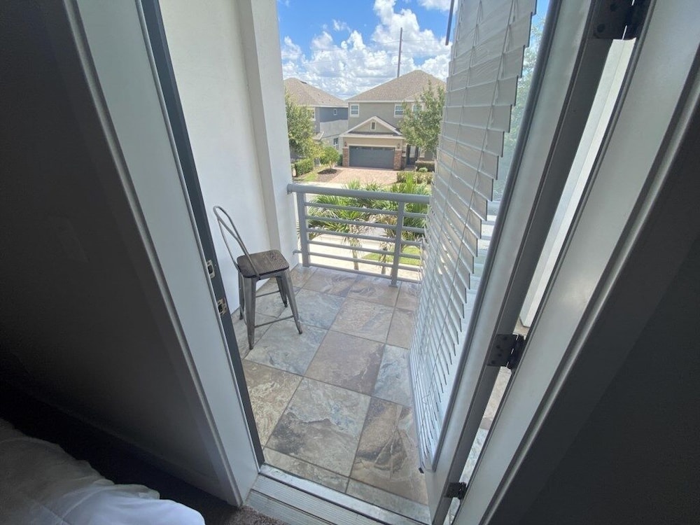 Elegant 8br Retreat W/ Private Pool, Spa & Family-friendly Comfort 8 Bedroom Villa