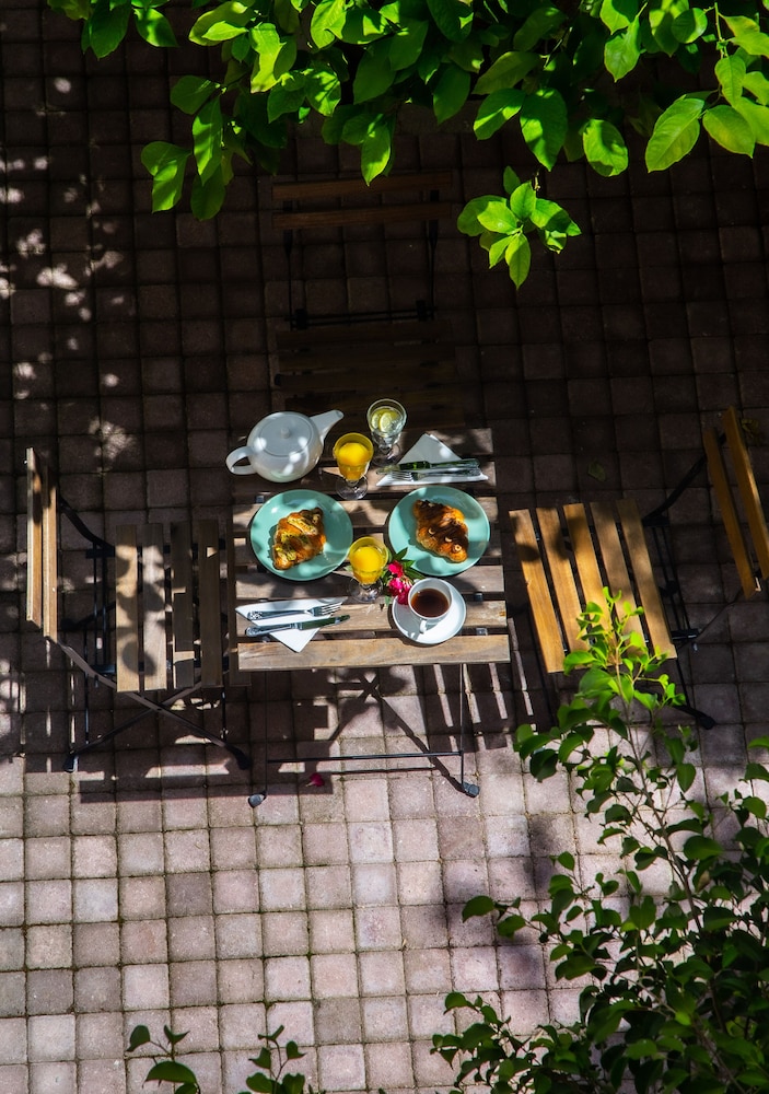 The Koukaki Residence