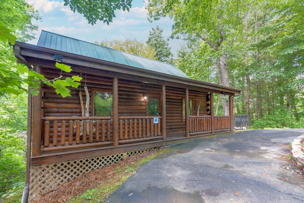 Rosey Bear 2 Bedroom Cabin