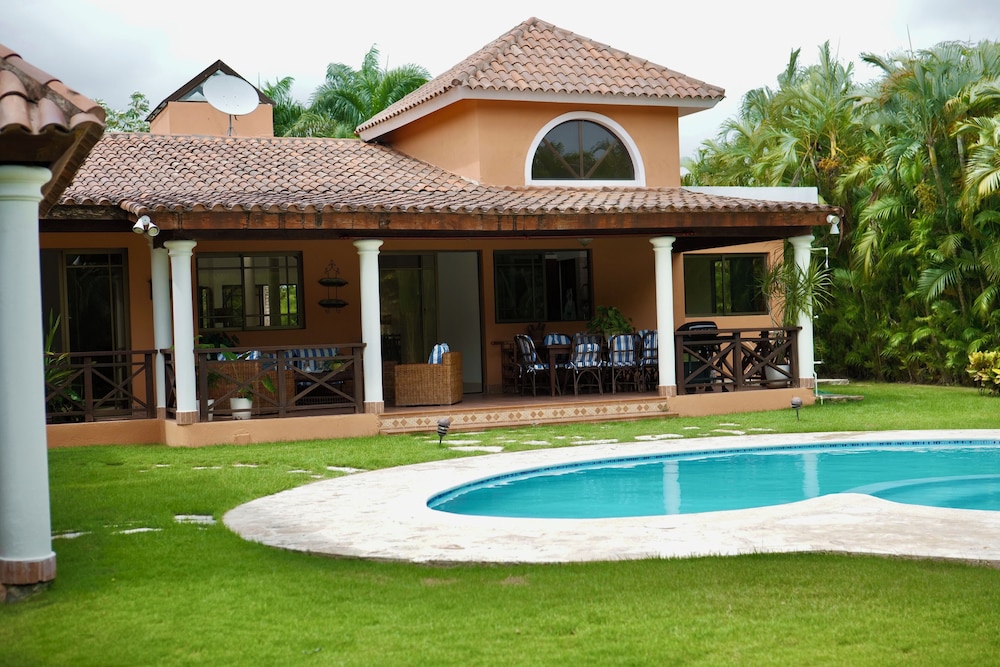 Villa Aurora Juan Dolio GuavaBerry