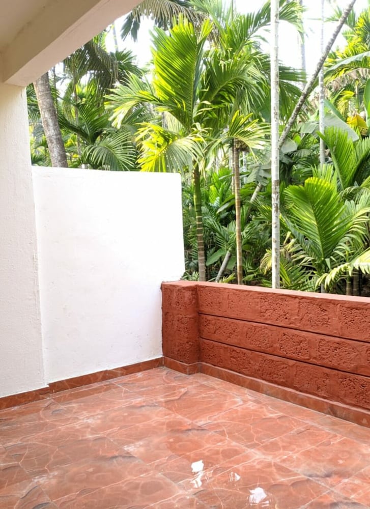 Soham Beach Resort, Diveagar