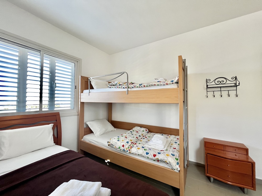 93 KAP - Stay Almyra House