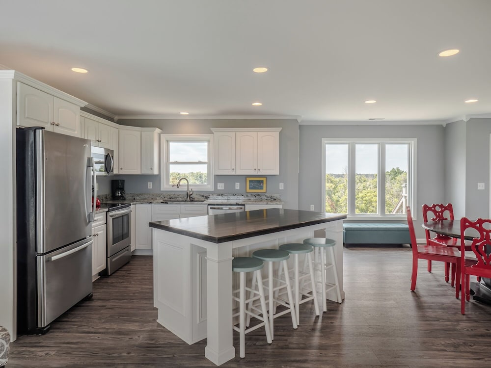 Pelican Palms by Topsail Realty