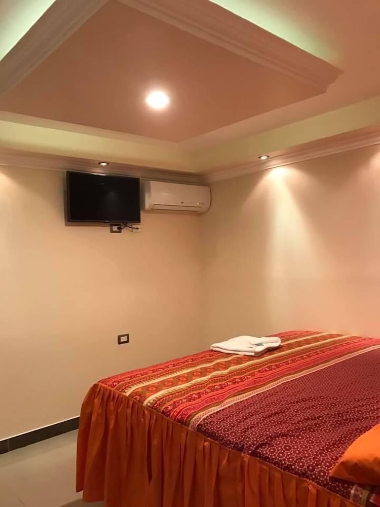 Hotel Sarita - Property Image 3