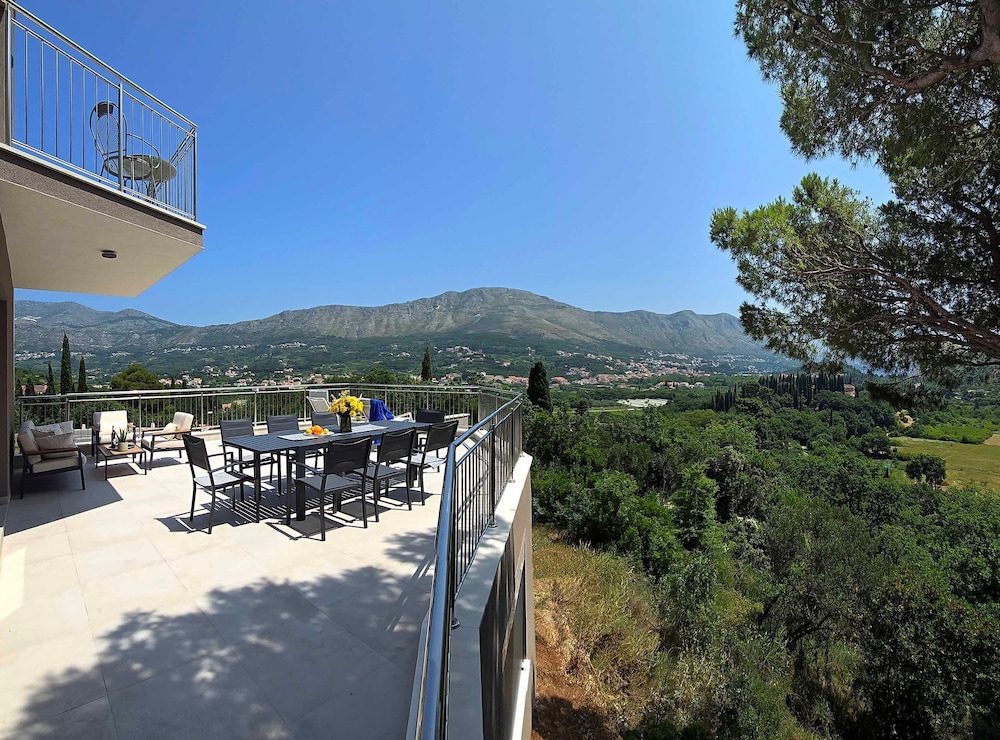 Villa Golden Grain