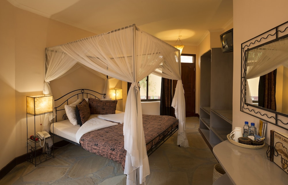 Ahadi Lodge
