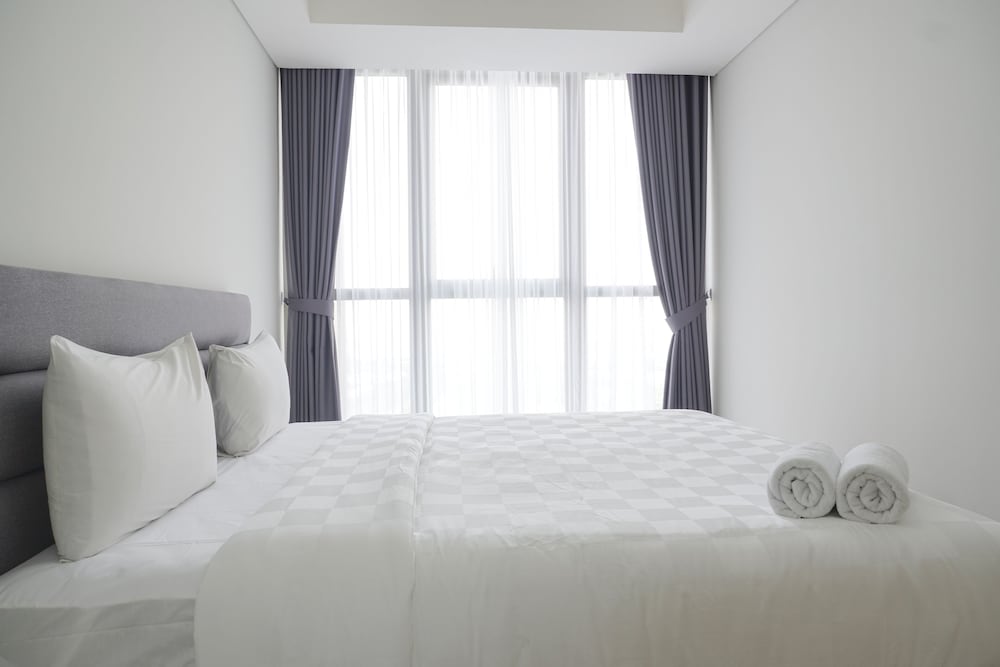 Fancy And Nice 1Br At Gold Coast Apartment view 5