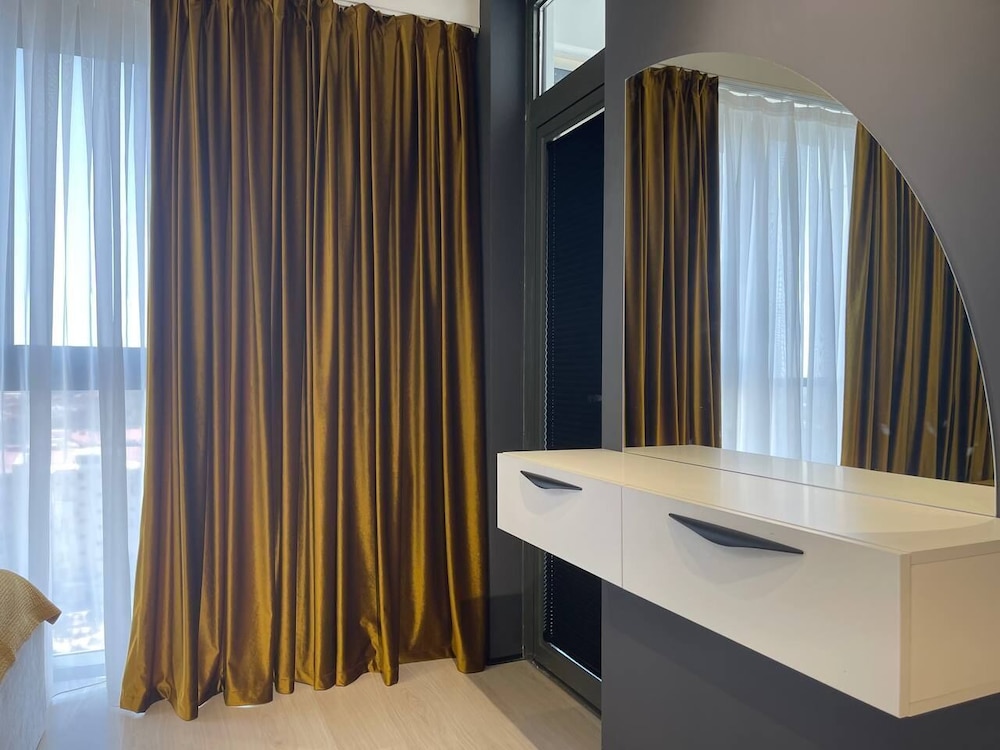 Akay city Golden studio