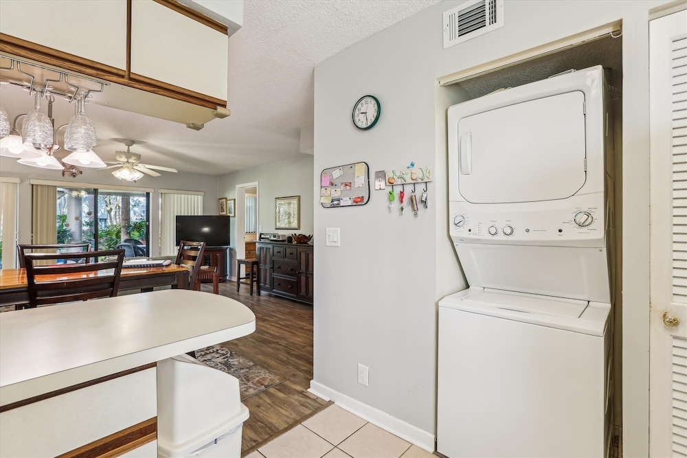 Hibiscus H104: Cozy Island Retreat With Comfort & Charm