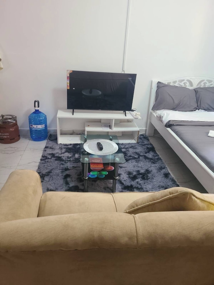 Studio 107, South B, Sana Sana