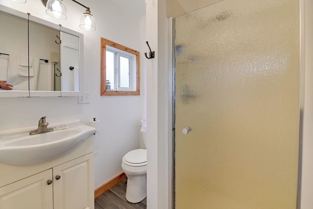 Nature Lovers Getaway in Rural Grants Pass