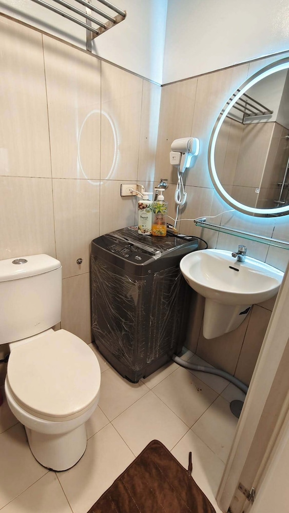 The Royal Bloom Room-1409TowerA