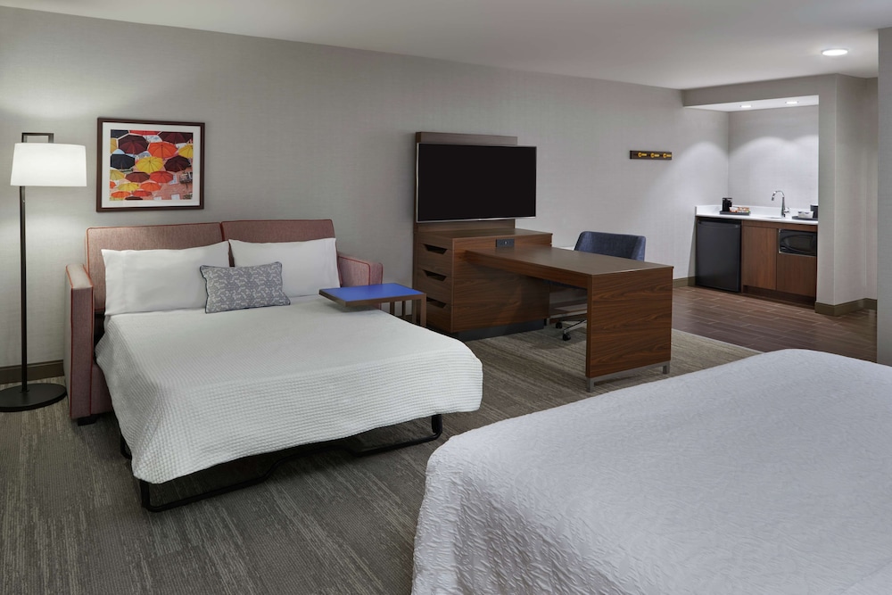 Hampton Inn  Suites by Hilton Montreal-Dorval - Property Image 21