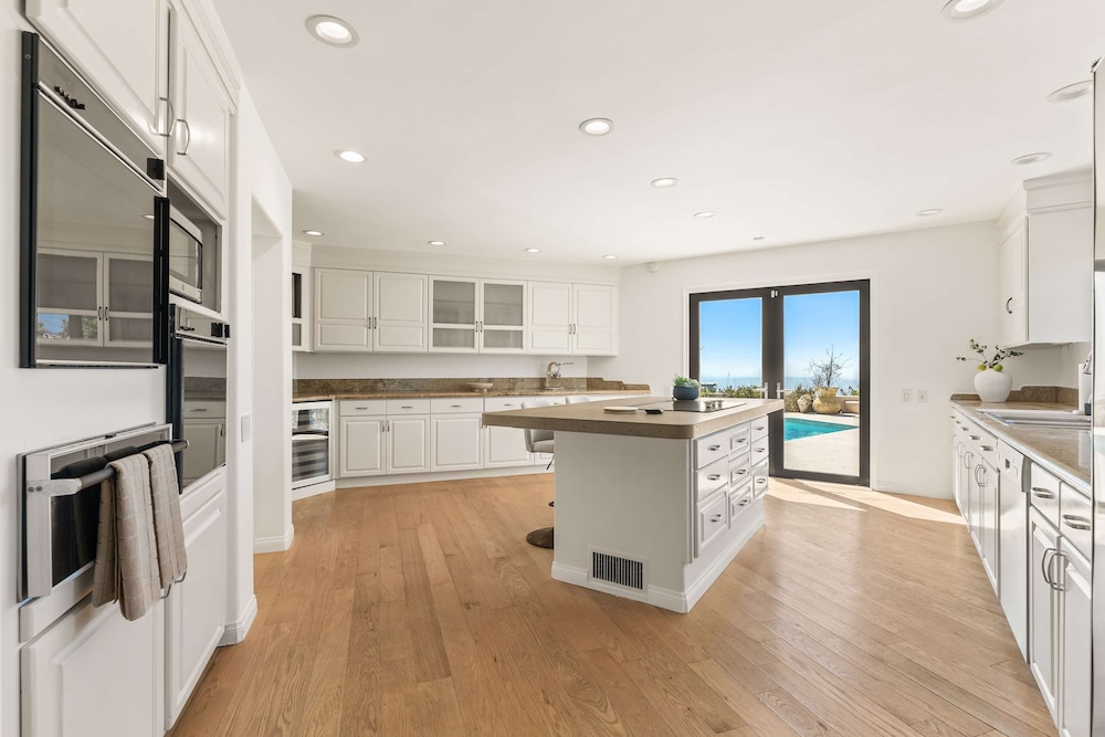 Allura Hollywood Hills LA s Most Incredible Views
