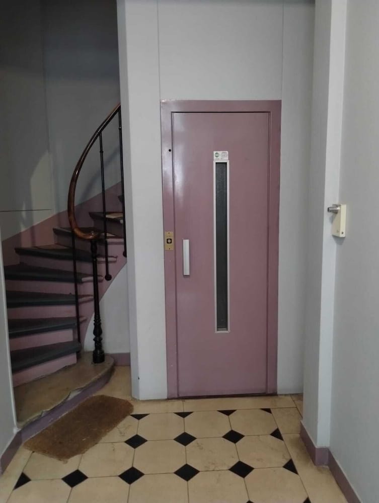 1529 Laborde