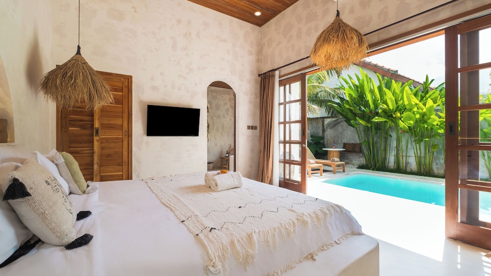 Nick Villas by Villa Finder