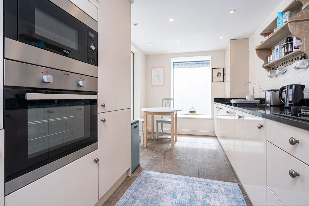 Lovely Battersea Home by Underthedoormat