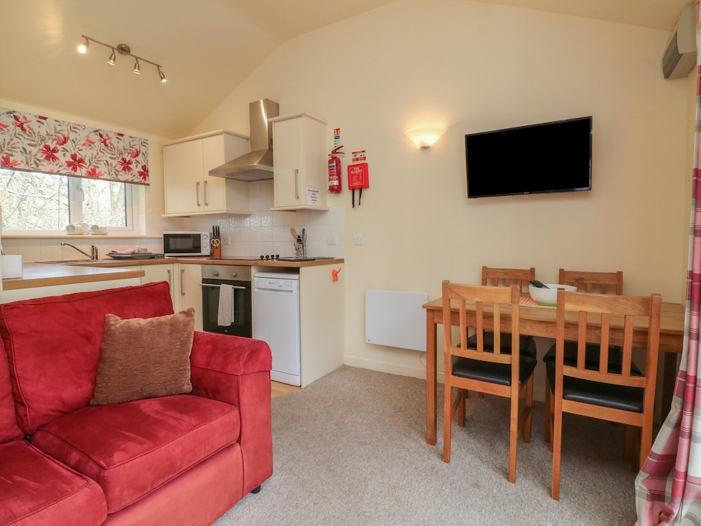 7 Manleigh Park