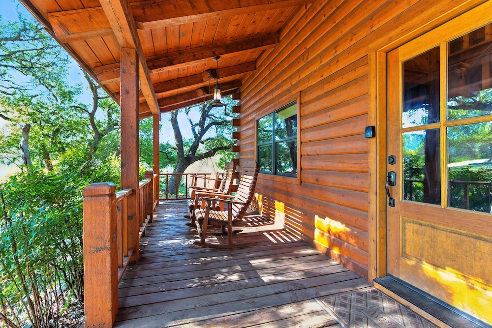 Frio Rivers Edge In The Heart Of Hill Country 3 Bedroom Cabin