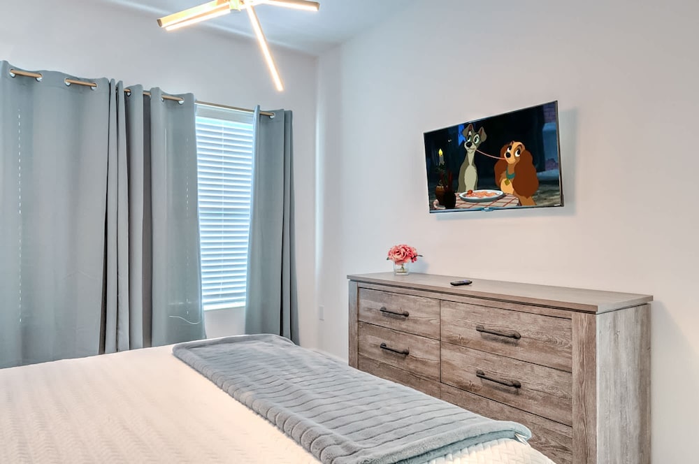 Amazing 5BD Family Townhouse at Paradiso Grande