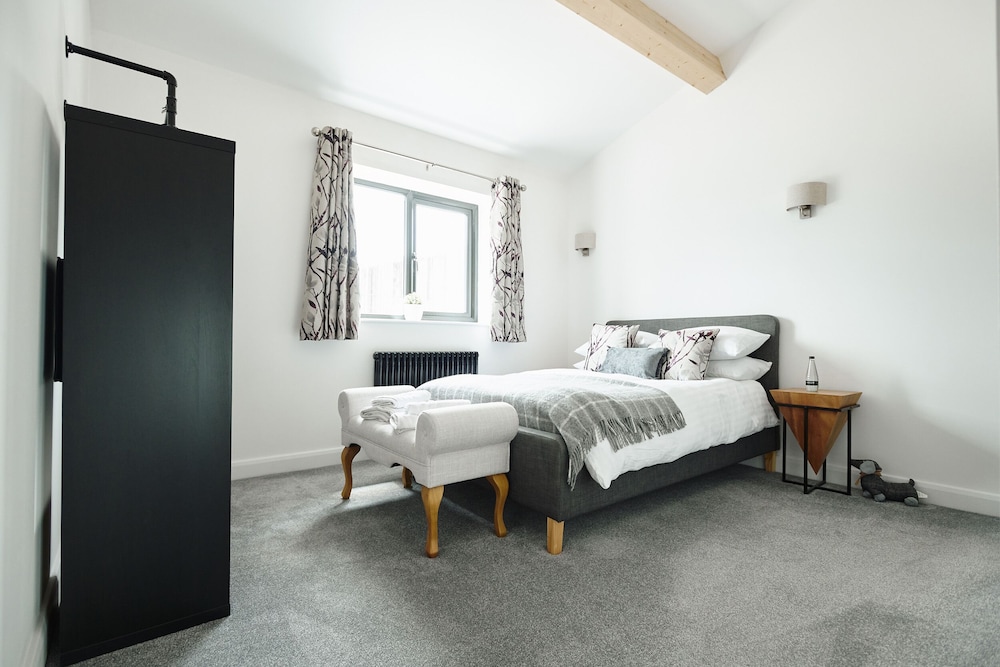 Whernside Lodge