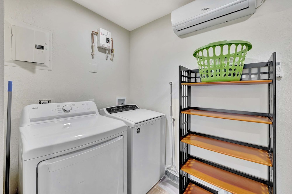 Pompano Beach Bungalow for 5!