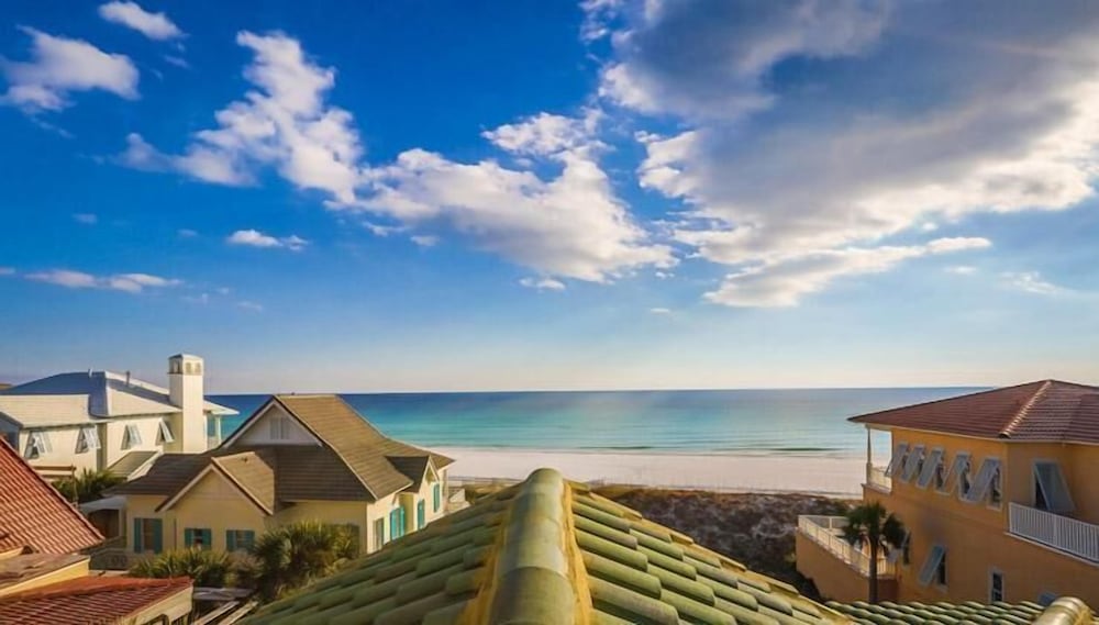 Caribbean Paradise 4 Bedroom Holiday Home by Five Star Properties