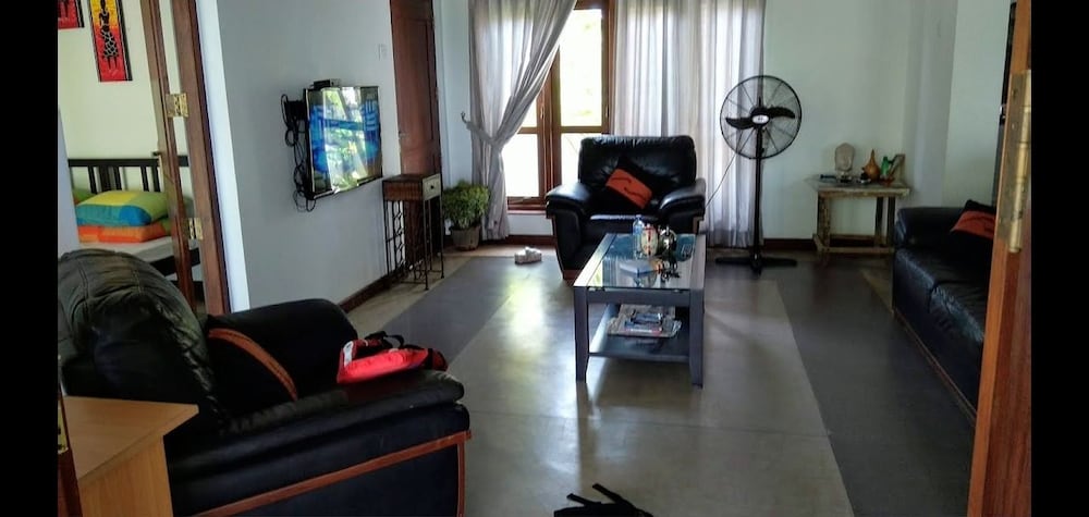 Negombo Holiday Home