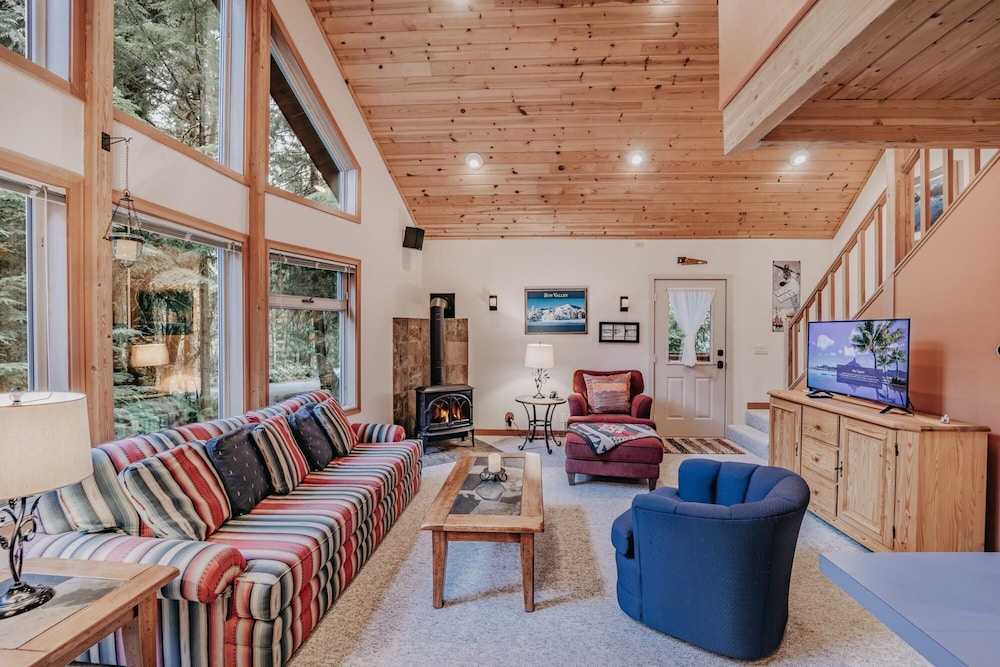 Mt Baker Lodging Cabin 75 - Sleeps 6 view 3