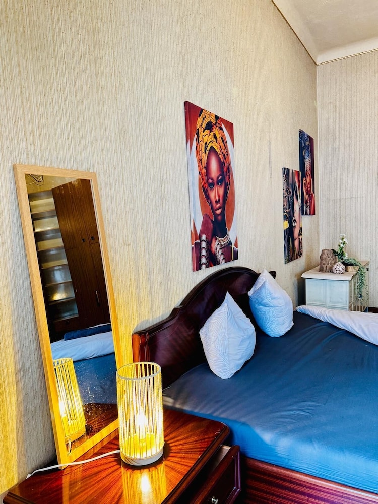 2BR Apartment for 5 Near Stadthalle