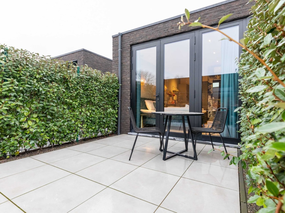 Romantic Garden Stay