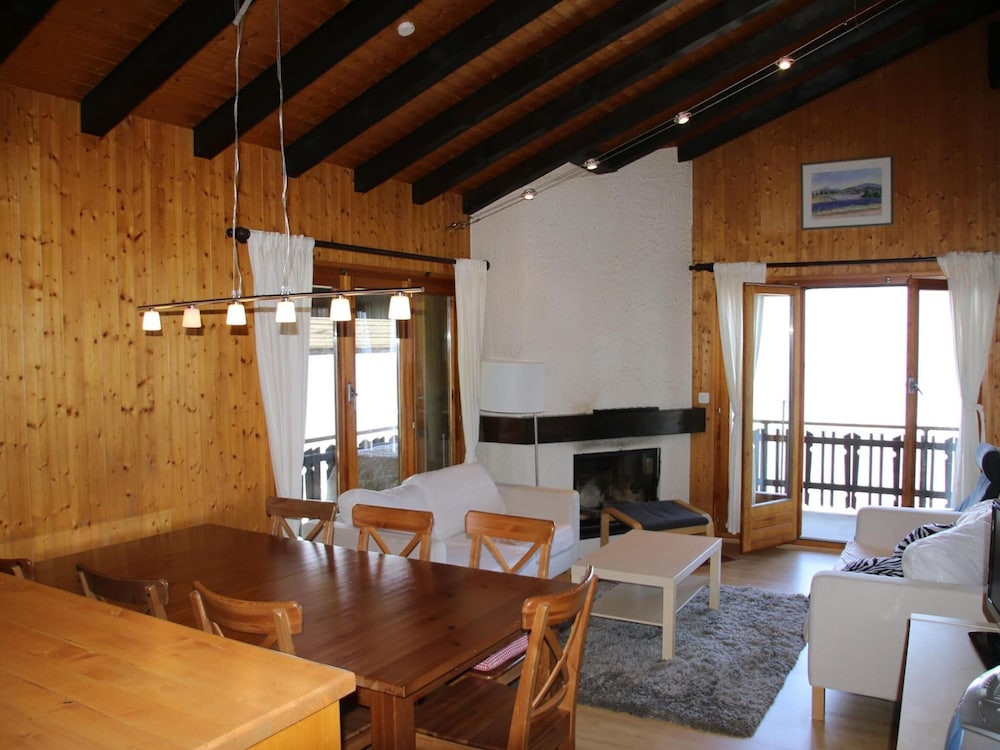 Stunning Apartment in Heart of Valley