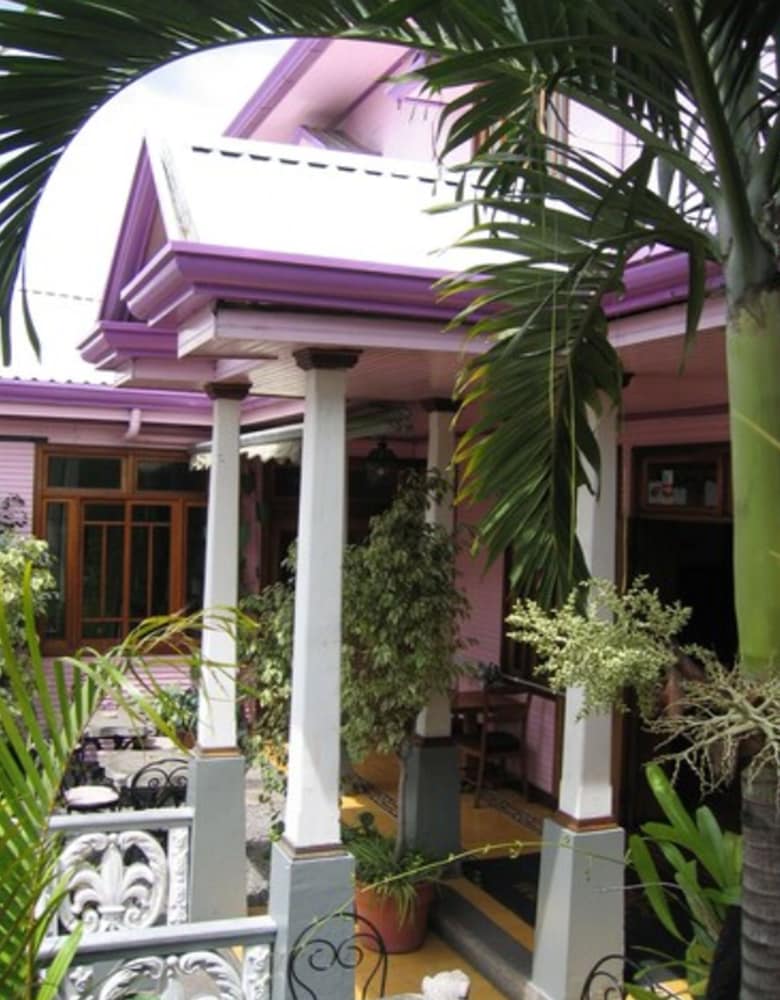 Hotel Fleur De Lys - Property Image 3