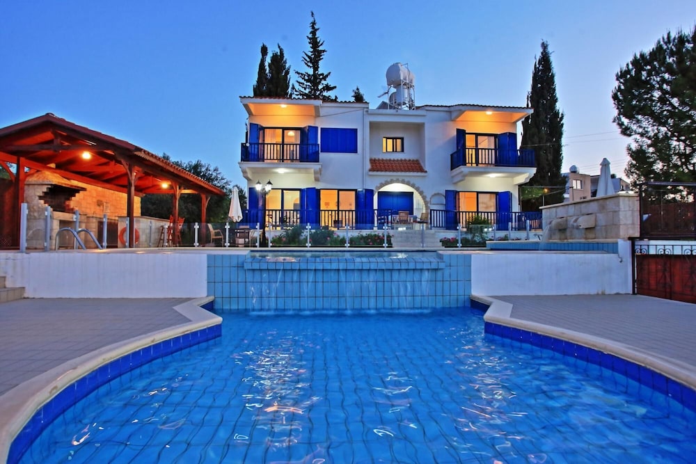 Villa Mandola Rosa in Poli Crysochous view 2