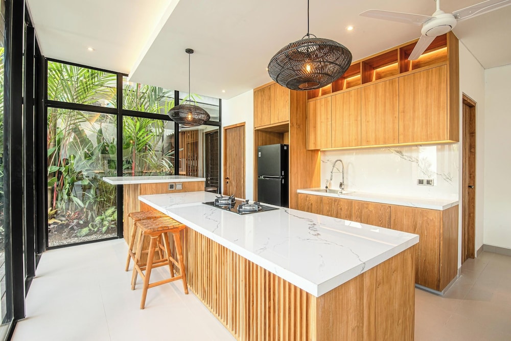 Opulent 6BR Villa, 400m From Canggus Golden Shore