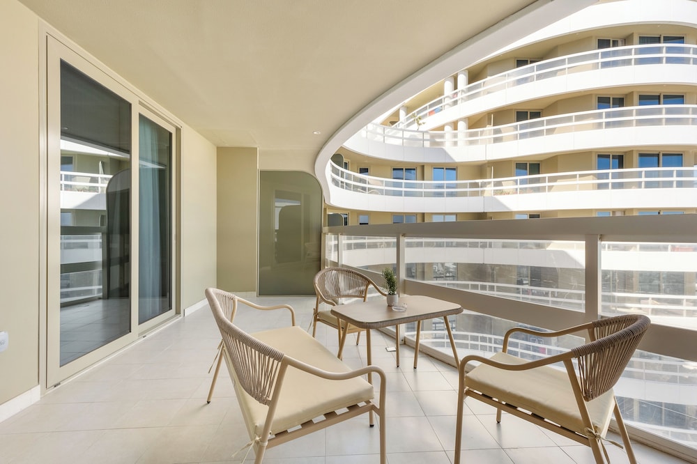Silkhaus Ajwan C Tower