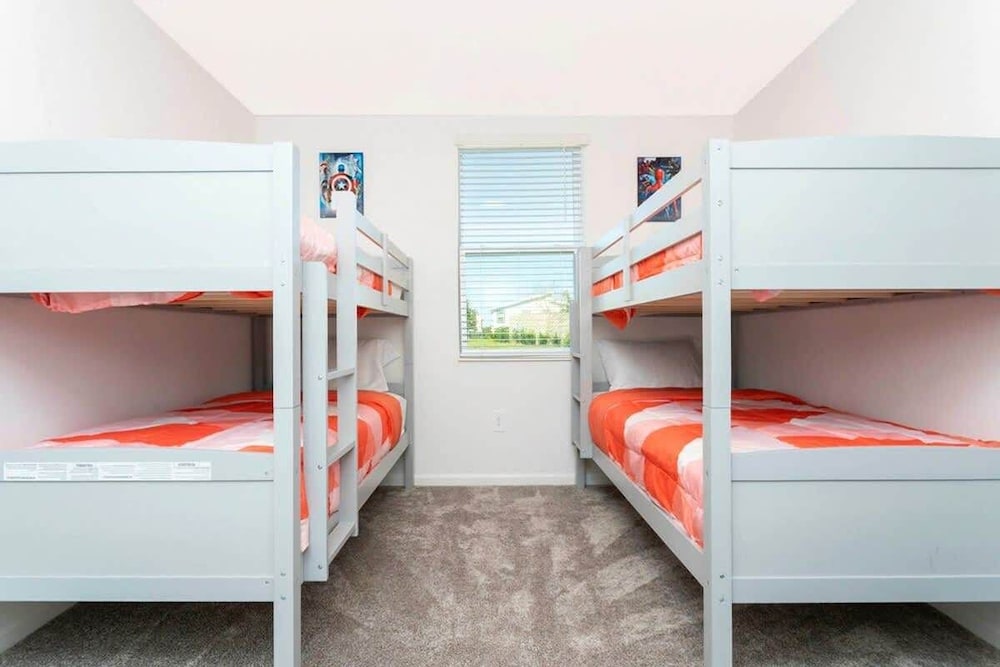 Modern 2Bd Townhome Minutes to Disney w Waterpark